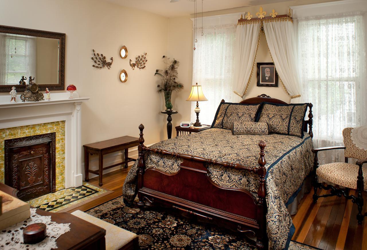 The Historic Morris Harvey House Bed & Breakfast Fayetteville Room photo